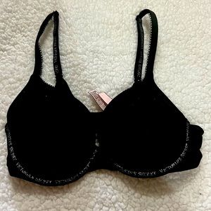 Victoria’s Secret Black Bra 36B
